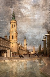 Fotografía vertical de la plaza del Pilar de zaragoza nº01