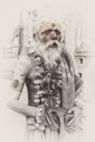 Fotografía vertical de un Sadhu, India nº01