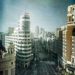 Cuadro vertical de la Gran Vía de Madrid nº05