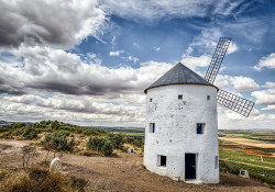 Fotografía horizontal Molinos de viento en Puerto Lápice, Ciudad Real nº02