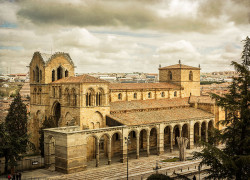 Fotografía horizontal de la Iglesía de San Vicente de Ávila nº01