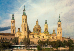 Fotografía horizontal de la Basílica de Nuestra Señora del Pilar de Zaragoza nº01