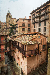Fotografía vertical del pueblo de Albarracín, Teruel nº02